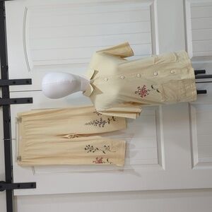 Willow Ridge Vintage Creamy Yellow 2 piece set